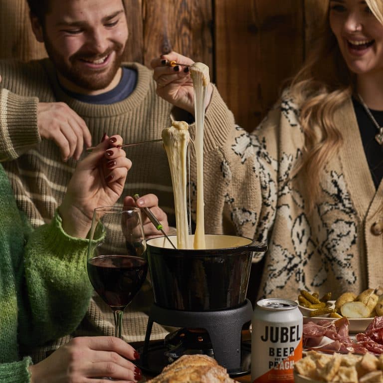 Cover Image for Savour the Slopes with Après-Ski Specials at The Black Horse